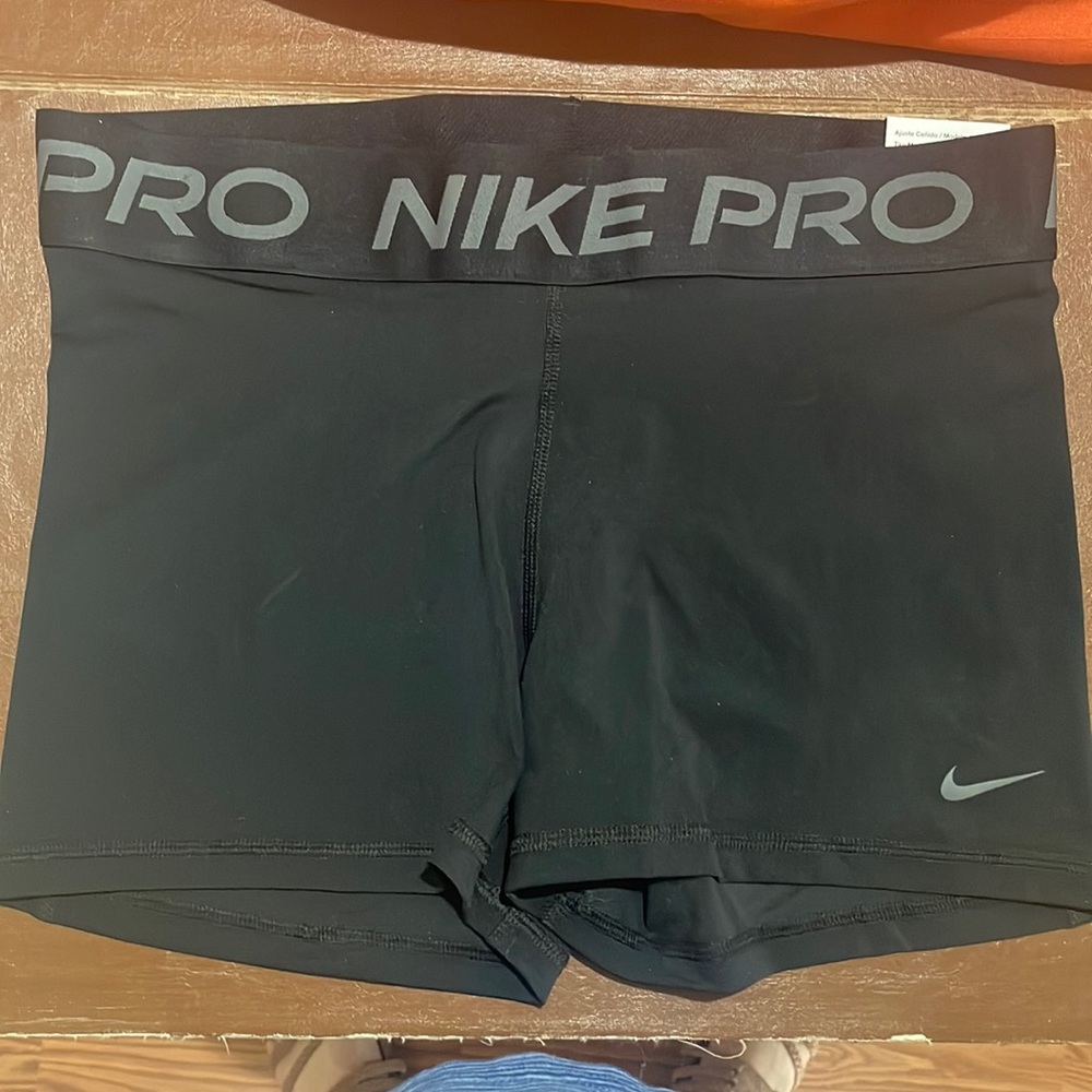 NWT Nike Pro Women's 3" Spandex Shorts Size L (12-14)